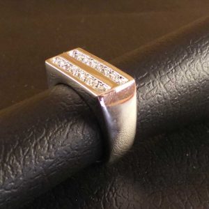 Anello Donna Elegante Doppio in Metallo Rodiato Argento Fedina Strassata Size 17