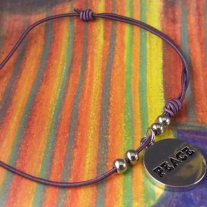 Bracciale Viola con Cerchio in Acciaio con Scritta Peace Pace