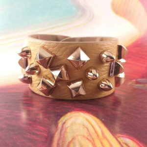 Arcò Bijoux Bracciale Donna Ecopelle Beige di Qualità con Borchie in Metallo Col. Oro