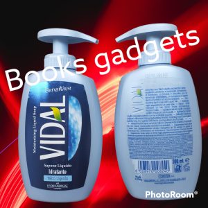 8 Flaconi Vidal Sensitive Sapone Liquido Idratante con Talco Liquido 300ml