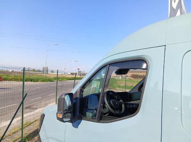 13.118M Coppia Deflettori Aria Antivento Anteriori Farad per Renault Master dal 2025