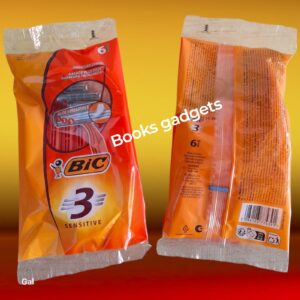 3086123774391 Bic Lametta Rasoio Sensitive Tre Lame Rasatura Morbida