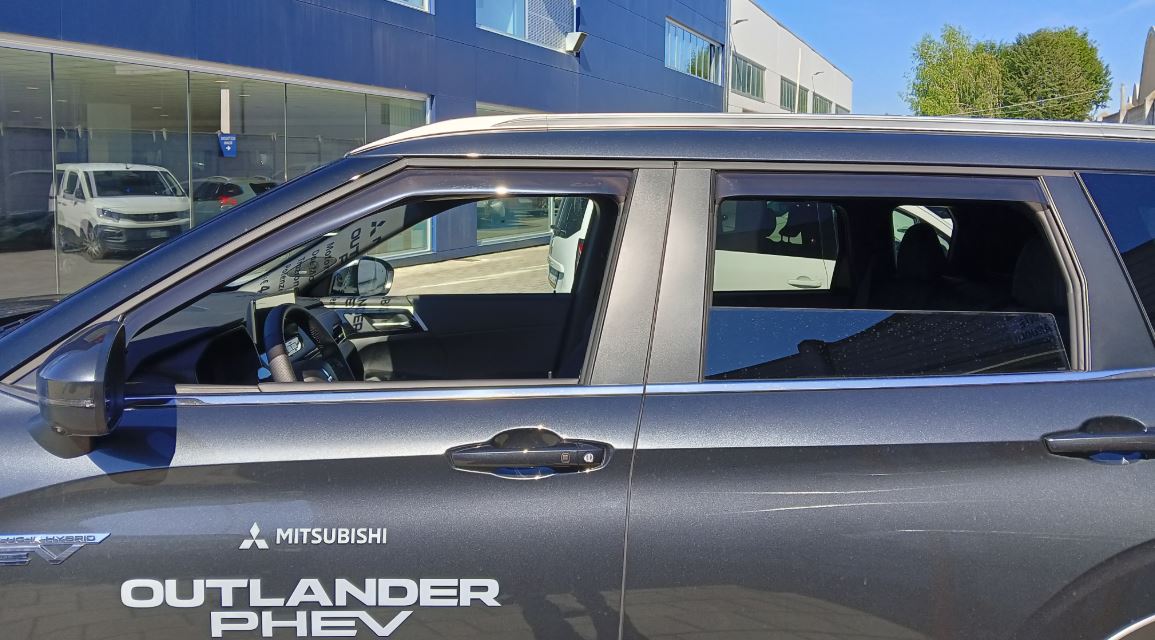 Kit Deflettori Aria Antivento Anter.+Post Farad per Mitsubishi Outlander da 2026