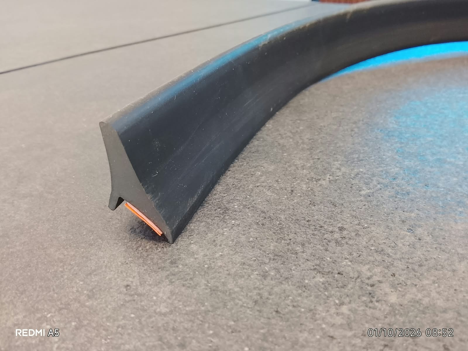 Kit 4 pezzi Profili Passaruota Universali con Biadesivo per Auto da 1,5Mt 33mm