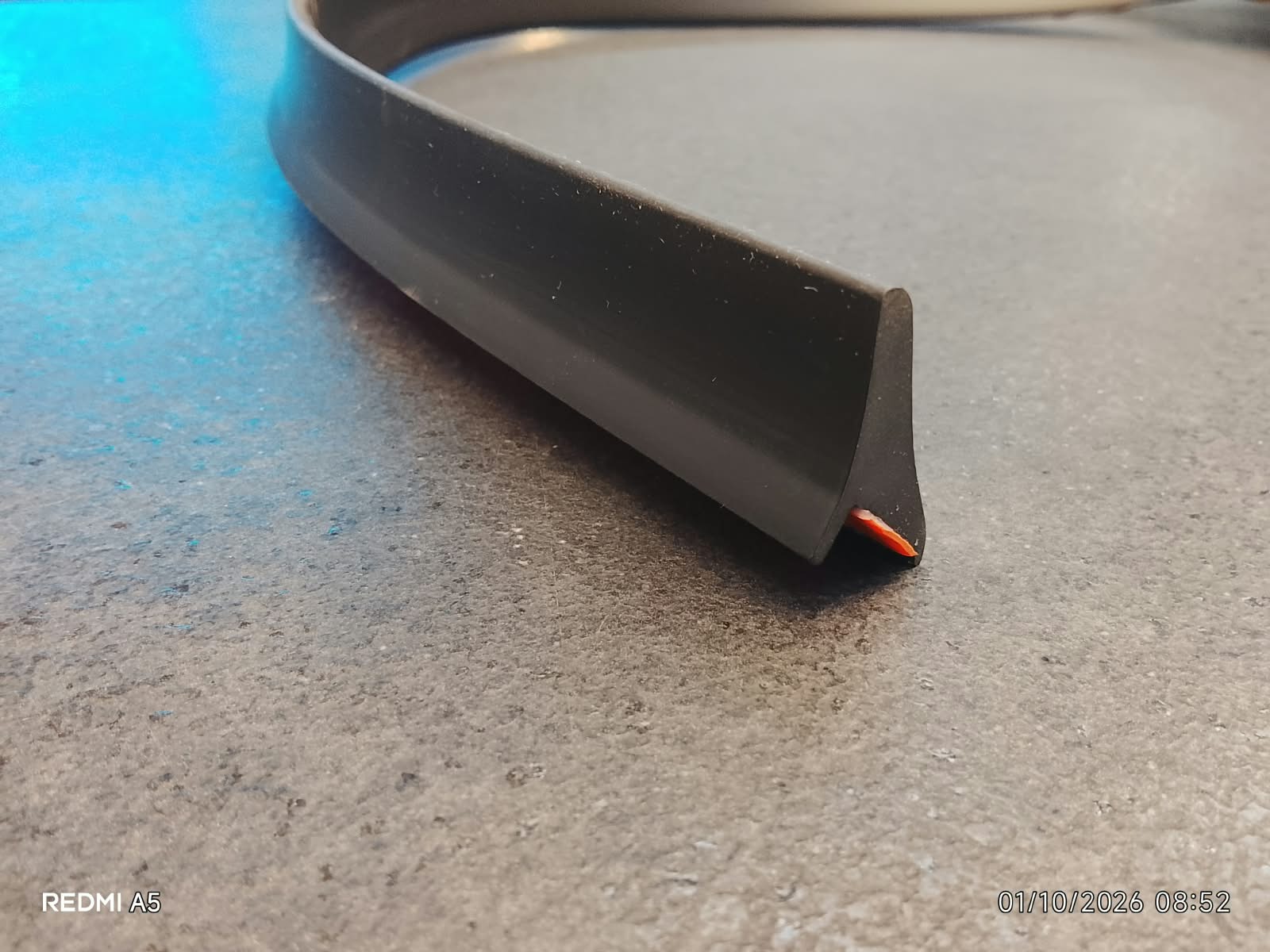 Kit 4 pezzi Profili Passaruota Universali con Biadesivo per Auto da 1,5Mt 33mm